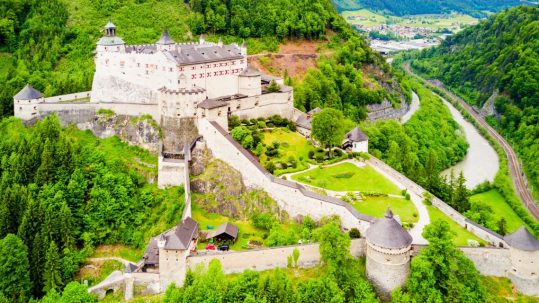 castello di Werfen, austria statale 159 in camper